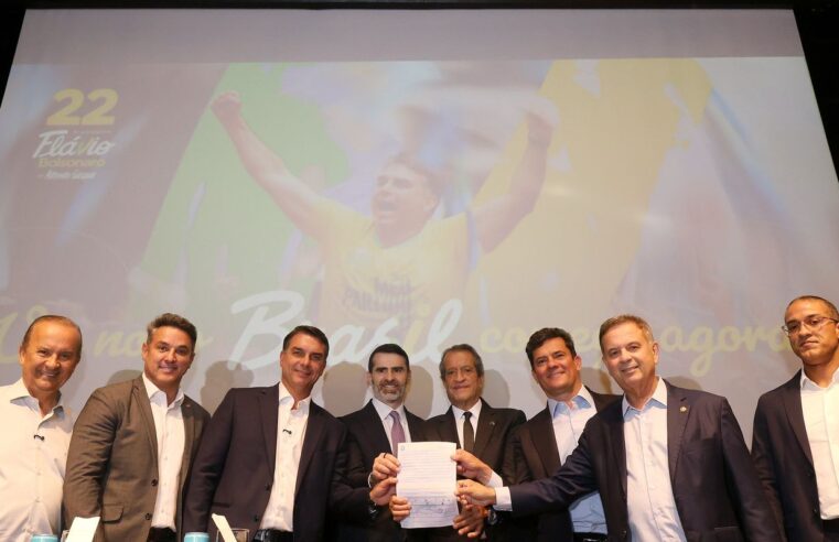 Flávio Bolsonaro recebe apoio de governadores eleitos e Cury