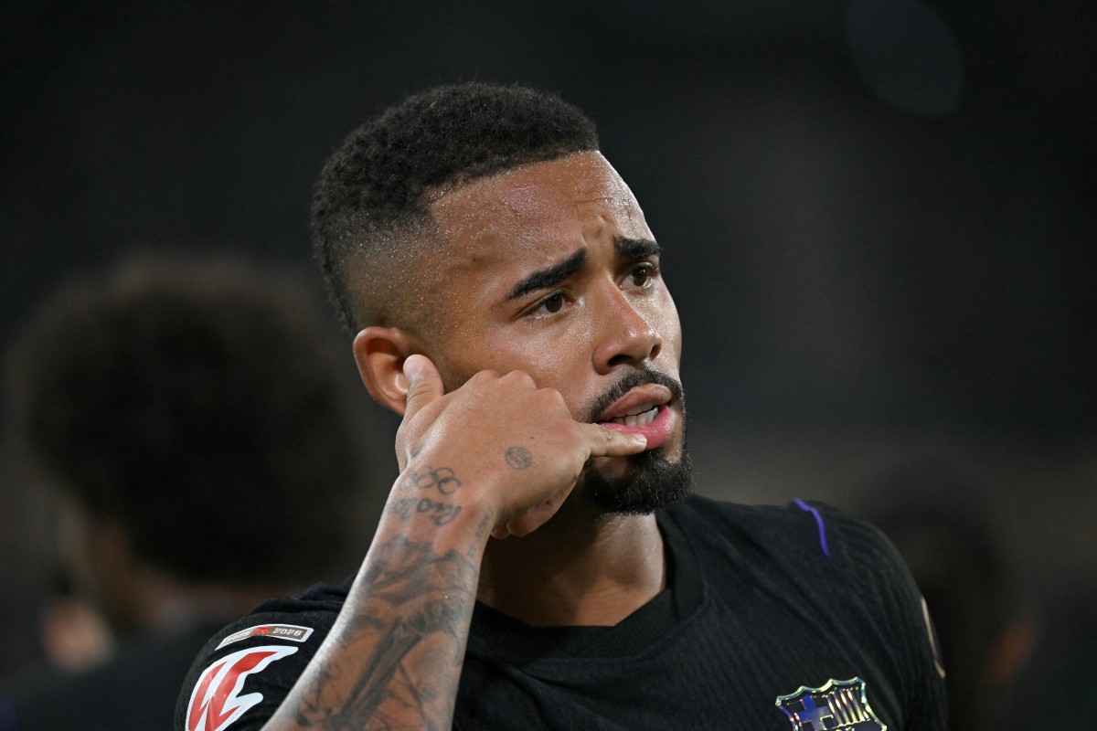 Gabriel Jesus marca mais uma vez e Barcelona goleia o Betis em jogaço de La Liga