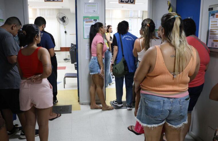 Moradores da Maré se mobilizam para divulgar locais de votação