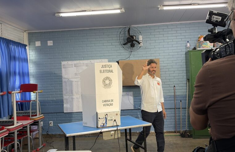 Grass vota no Guará 2 e diz que “pesquisa não decide eleição”
