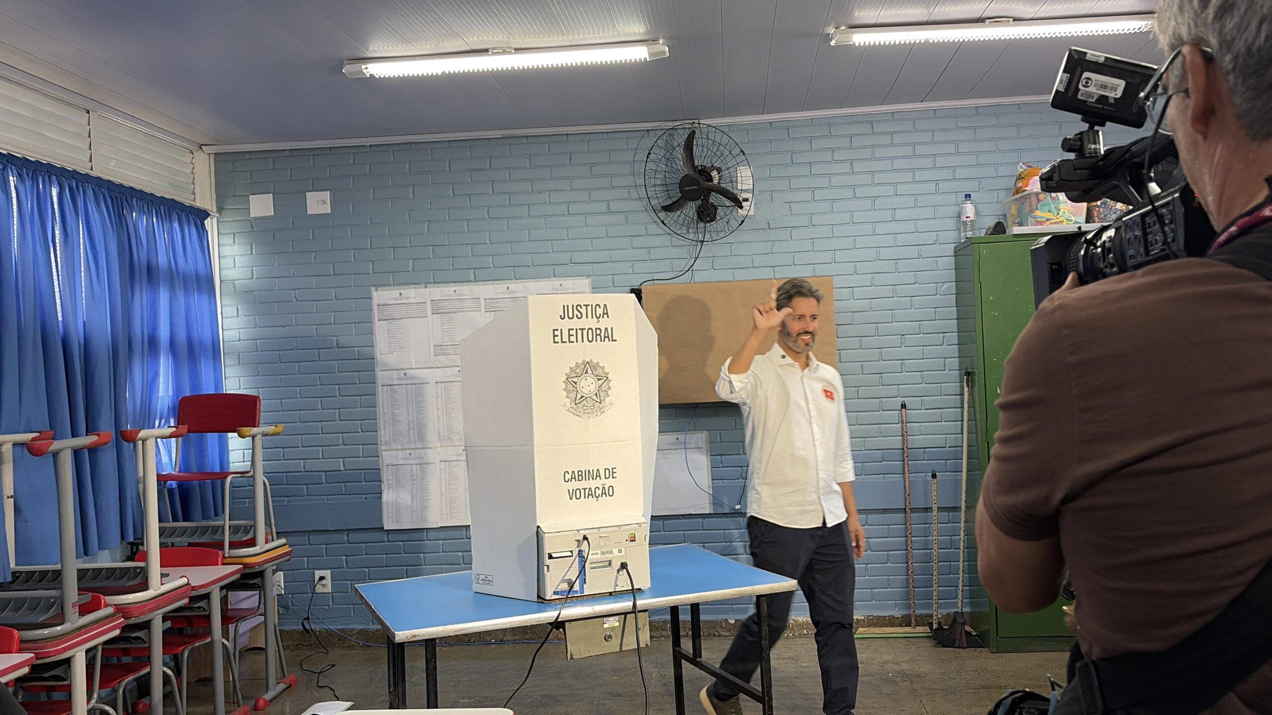 Grass vota no Guará 2 e diz que “pesquisa não decide eleição”