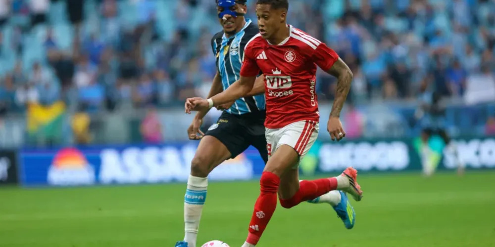 Grêmio e Inter empatam no Grenal do desespero e seguem no Z4 do Brasileirão