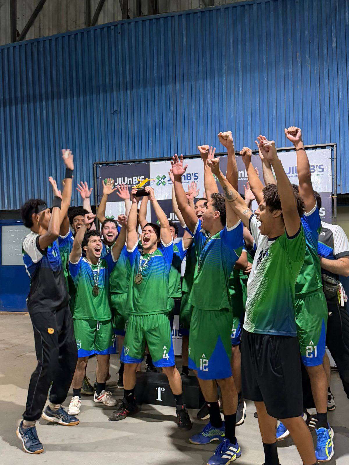 Handebol universitário do DF decide campeões neste domingo