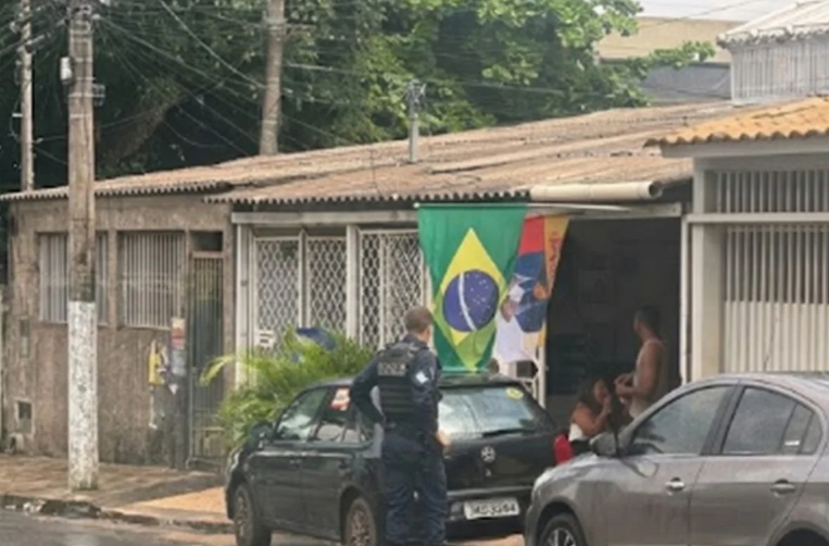 Homem é levado ao Fórum de Samambaia após tocar jingles de Lula perto de local de votação