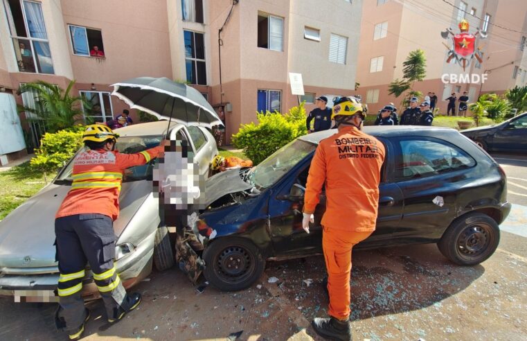 Homem fica prensado entre dois carros e sofre fratura em São Sebastião