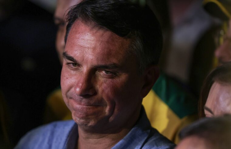 Imprensa internacional repercute fuga de Flávio Bolsonaro do Brasil