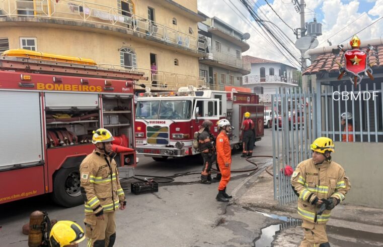 Incêndio atinge casa na Candangolândia e mobiliza cinco viaturas do CBMDF