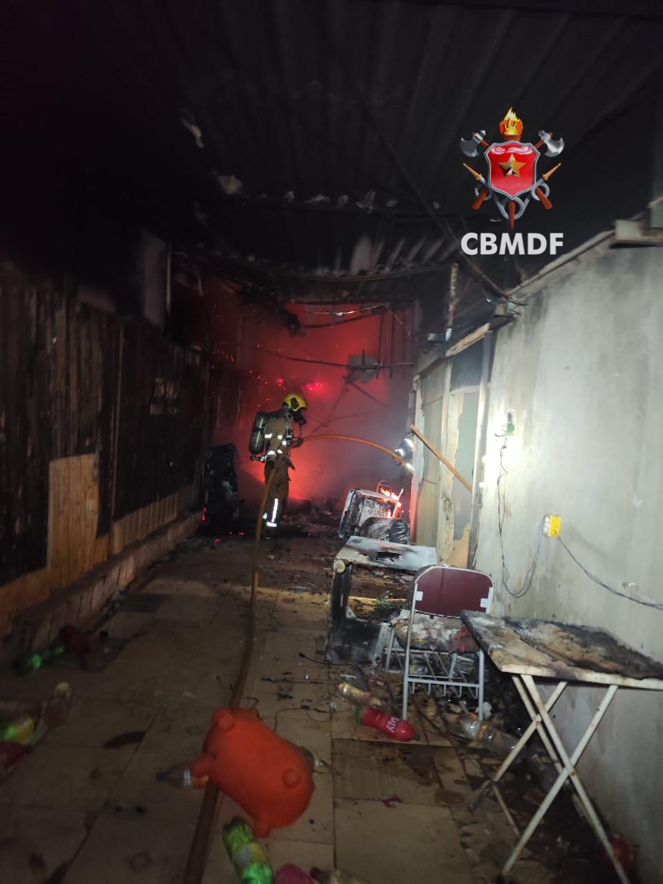 Incêndio atinge imóvel em Samambaia Norte neste domingo (4)