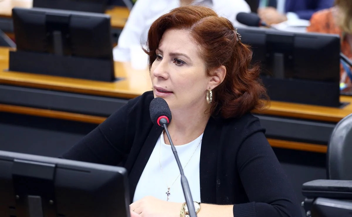 Justiça italiana decide futuro de Carla Zambelli
