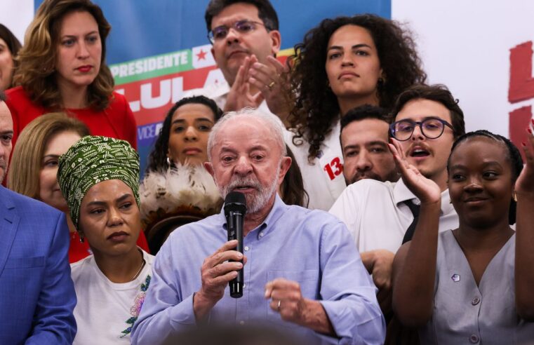 Lula cobra Flávio Bolsonaro sobre apoio ao fim da escala 6×1