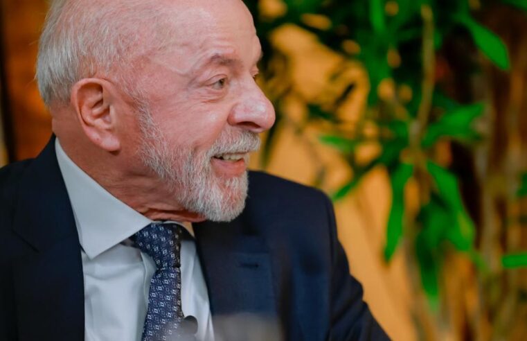 Lula diz que vai entregar amanhã ao TSE pedido de abertura de sigilo