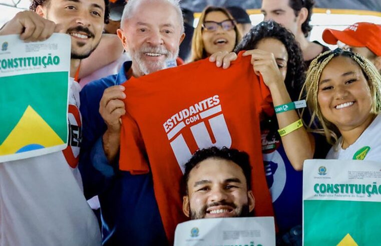 Lula garante versão universitária do “Pé de Meia” caso seja reeleito