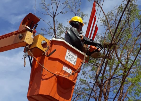 Manutenção na rede elétrica deixa área de Santa Maria sem energia nesta quarta-feira