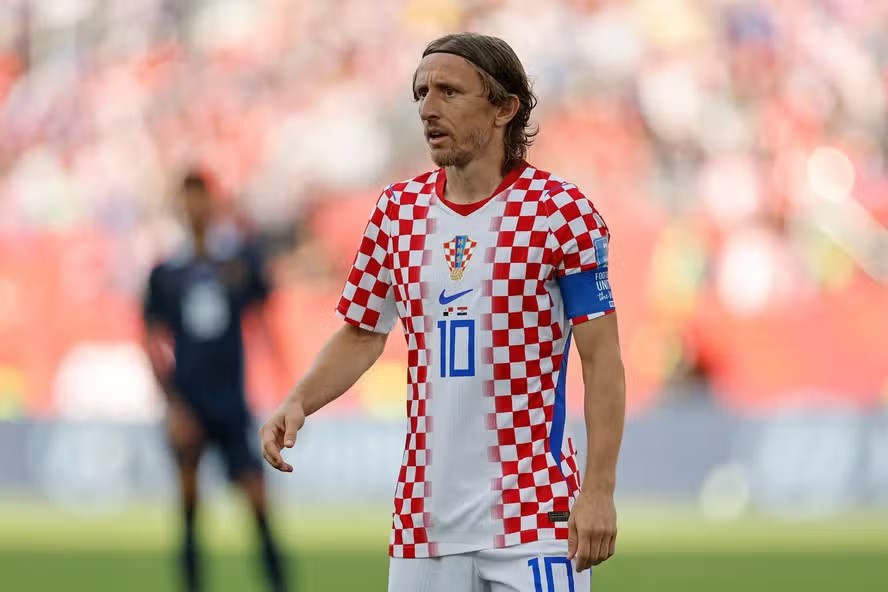 Modric espera apoio da torcida contra Espanha após humilhação diante da Inglaterra