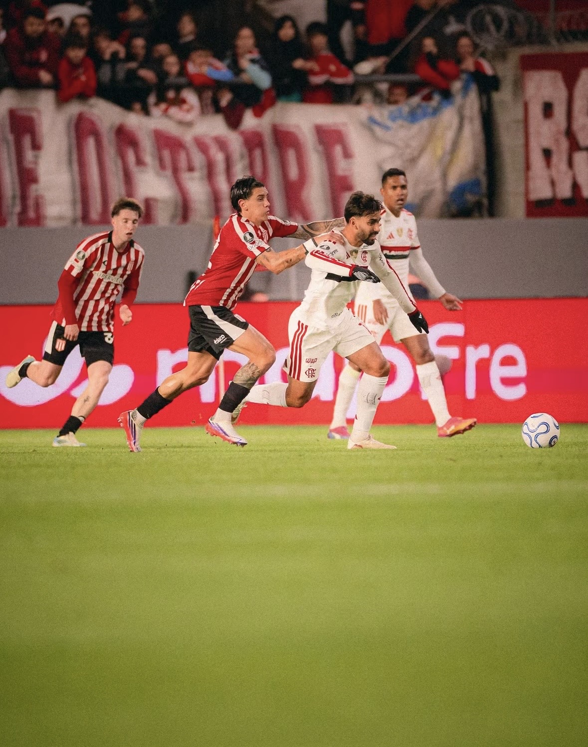 No Maracanã, Flamengo enfrenta Estudiantes por vaga na final da Libertadores