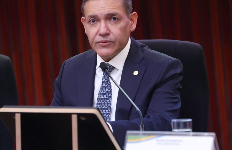 Nunes Marques suspende postagens ilegais contra campanha de Lula