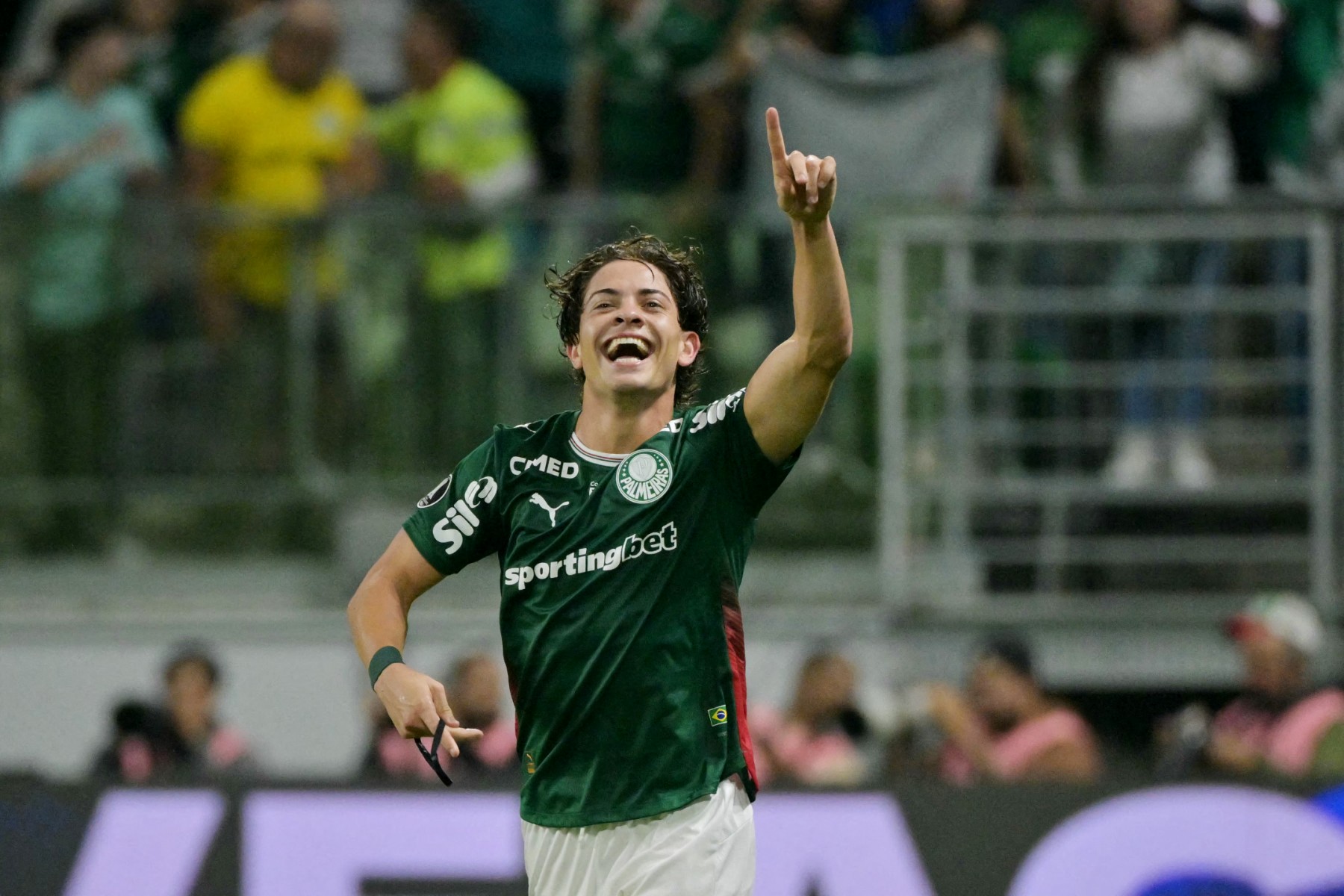 Palmeiras atropela no Dérbi e goleia Corinthians, que perde oitava seguida
