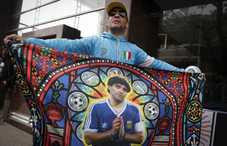 Promotoria argentina denuncia caos entre equipe médica que abandonou Maradona ‘à própria sorte’