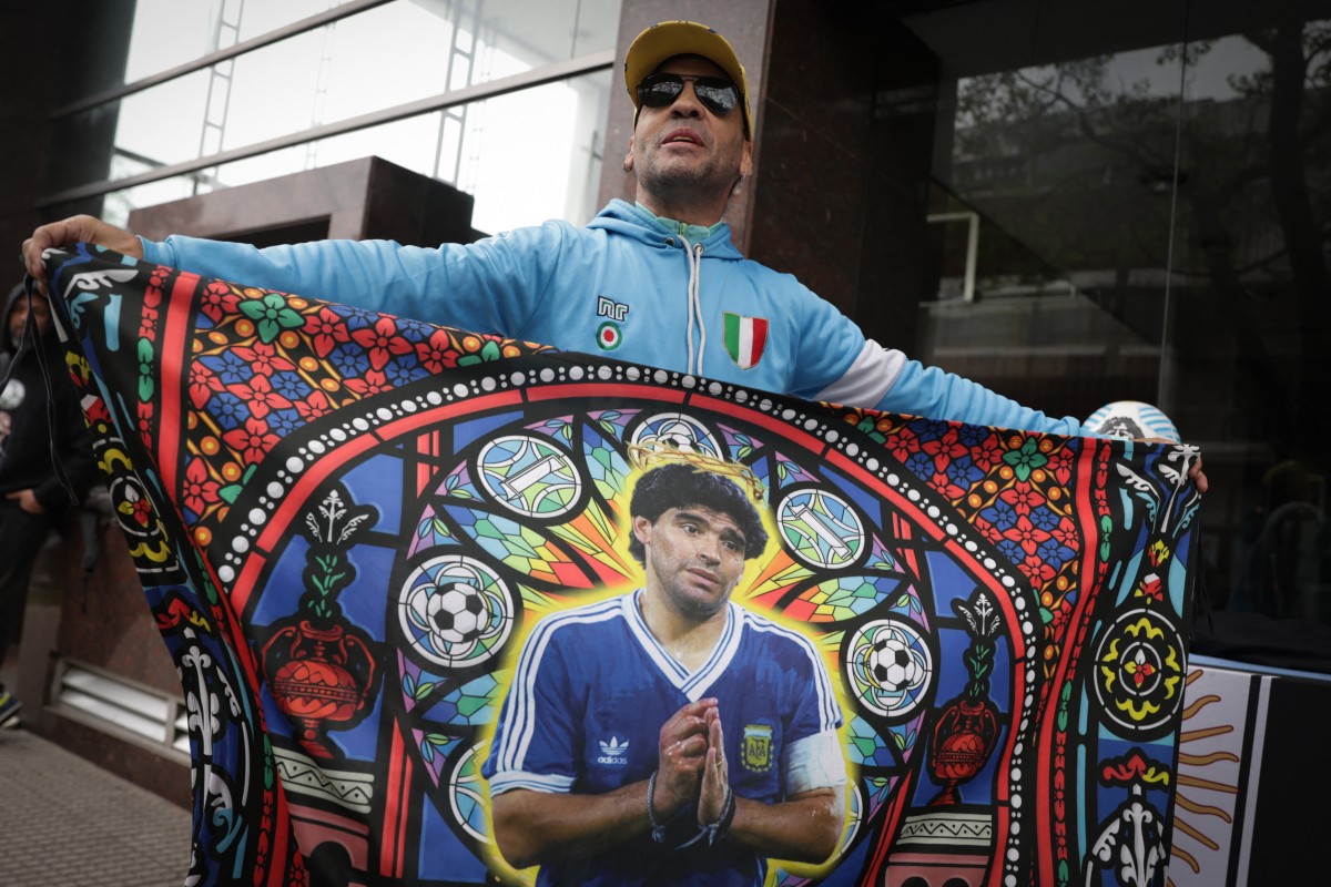 Promotoria argentina denuncia caos entre equipe médica que abandonou Maradona ‘à própria sorte’