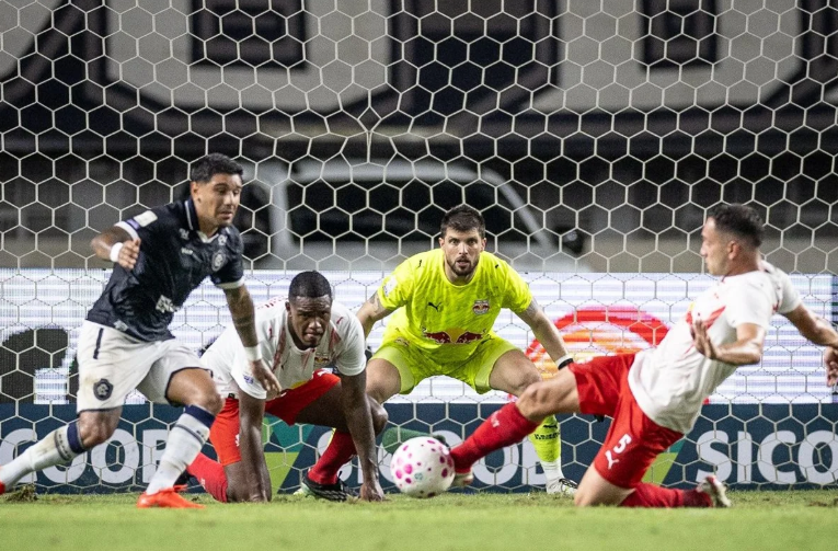 Remo e Bragantino empatam em Belém e seguem em situações distintas no Brasileirão