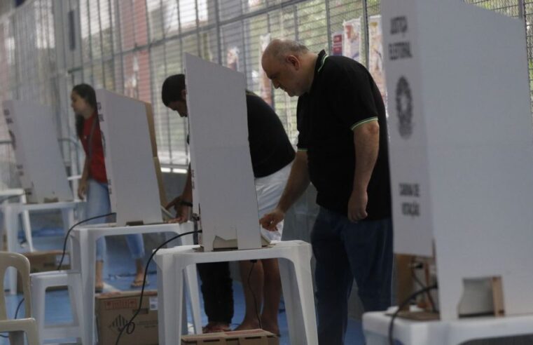 Segundo turno tem votação rápida e eleitores atentos à reta final das campanhas no DF