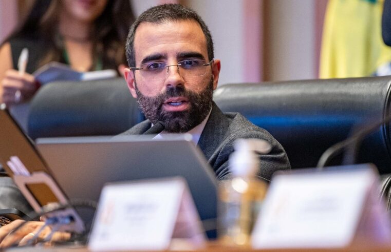 Thiago Manzoni defende Flávio Bolsonaro na disputa presidencial