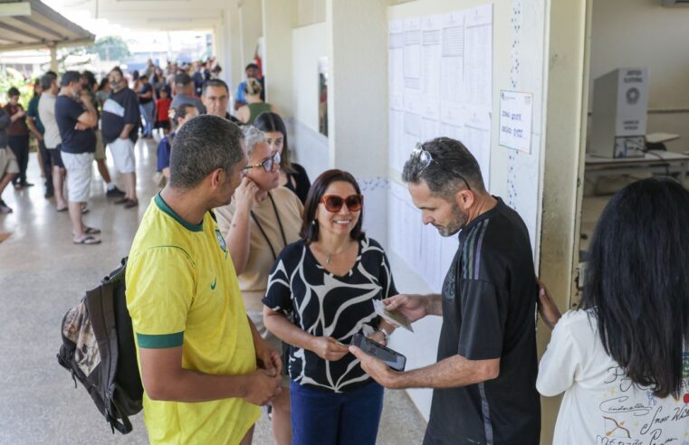 Trabalhador tem direito de sair do serviço para votar; confira a lei