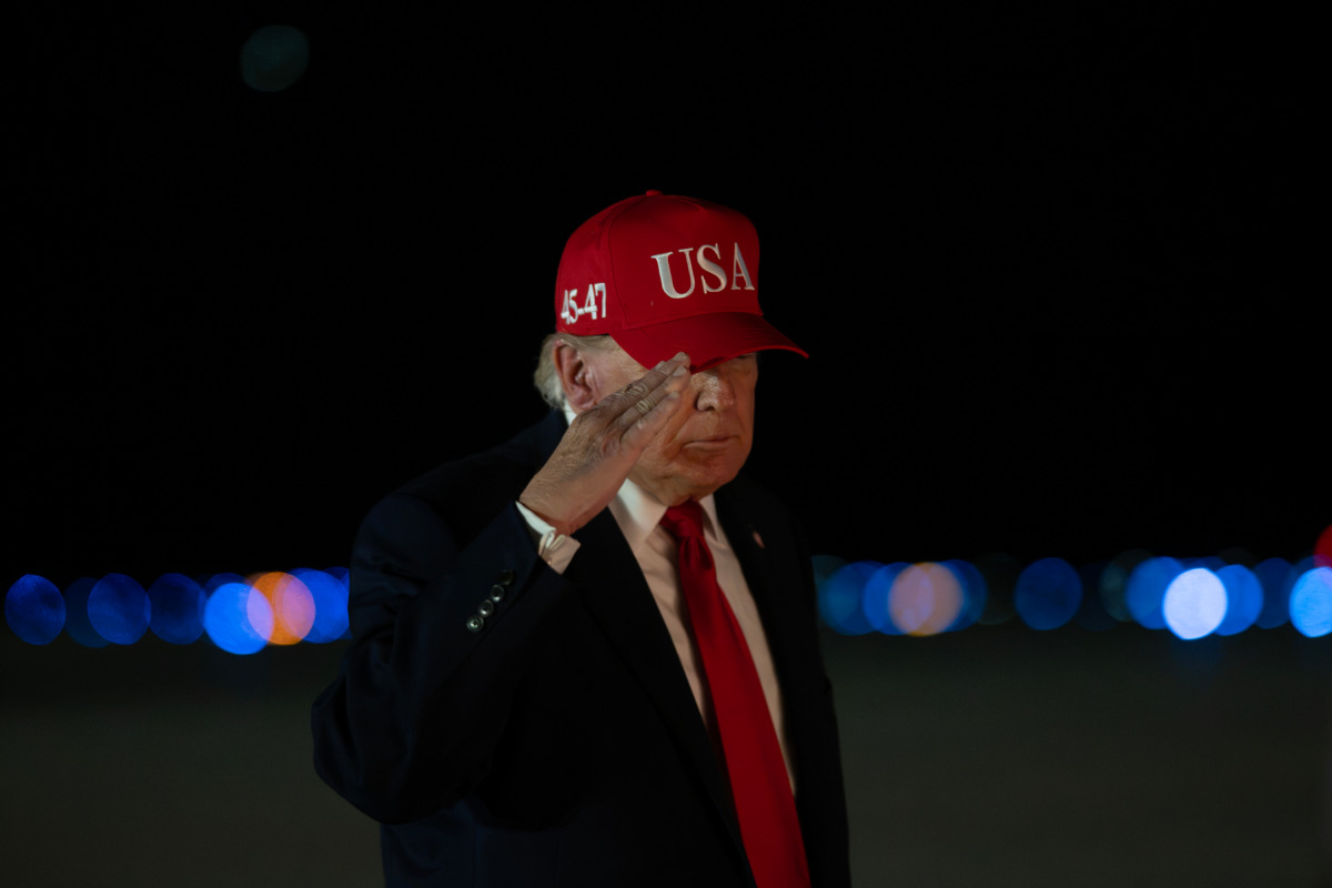 Trump associa vitória democrata nas midterms aos incêndios da França
