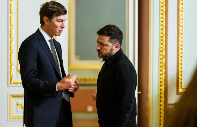 Zelensky se reúne com enviados de Trump para discutir diplomacia